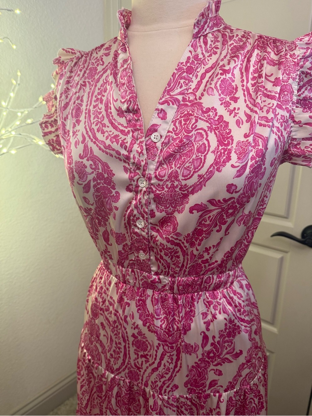 Pinch Pink Paisley maxi Dress, gorgeous dress perfect for cottage core style. - Picture 4 of 9